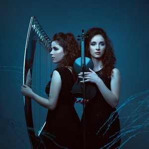 Luneris - Sisters en harmonie : le violon et la harpe dans une danse lumineuse