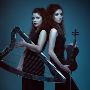 Luneris - Duo harmonieux : harpe et violon dans une ambiance mystérieuse