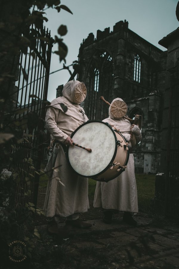 Tabernis - Les tambours mystérieux des ombres dans la nuit ancienne