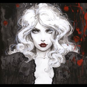 VORTEX-CORNER - La dame aux cheveux d'argent et aux lèvres carmin