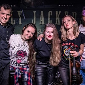 Jolly Jackers - Concert mémorable avec le groupe au bar Lonely Jackers