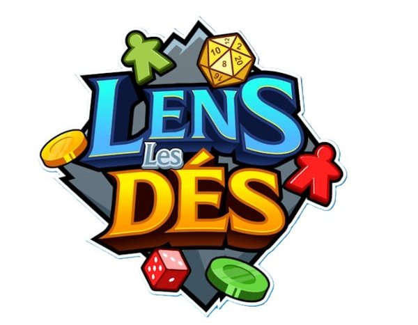 Logo coloré de "Lens Les Dés" avec des dés polyédriques, des pions de joueurs, et des jetons de jeu, sur un fond stylisé.