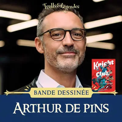 Arthur de Pins - Homme souriant avec des lunettes, présentant la bande dessinée "Knight Club".