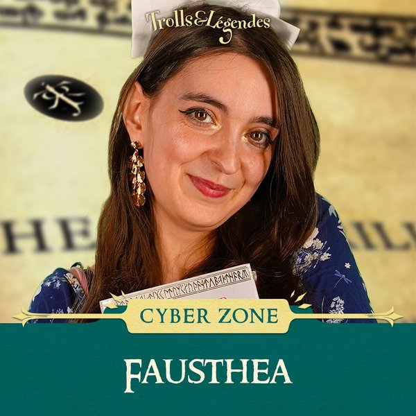 Fausthéa - Femme souriante avec des bijoux, tenant des documents, sur fond de la zone Cyber de Trolls & Légendes.
