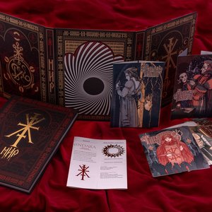 Little Dusha - Coffret d'art occulte: livre, affiches et cartes sur velours rouge