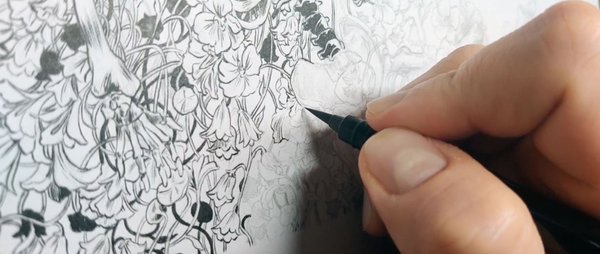 Edition Les mondes flottants - L'art du dessin : détails floraux en cours de création