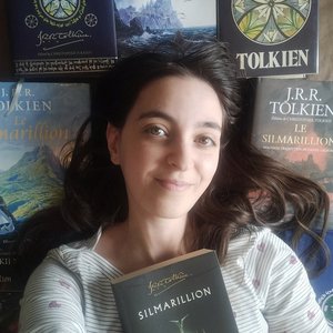 Fausthea - Amoureuse des livres : Le Silmarillion de J.R.R. Tolkien en vedette