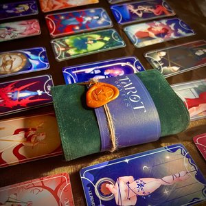 Suhi Stev - Pochette de tarot scellée et tirage de cartes colorées