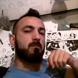 Giovanni LORUSSO - Autoportrait d'un dessinateur de BD entouré de planches