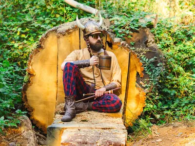 Bardix le Gaulois - Viking moderne : entre nature et tradition dans les bois.