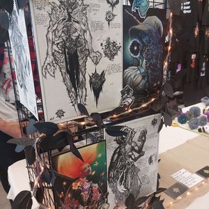 Aurélien Et Olivia NEIL_FSSQ ET TABOLI1308 - Exposition d'art fantastique et mystérieux à la foire créative