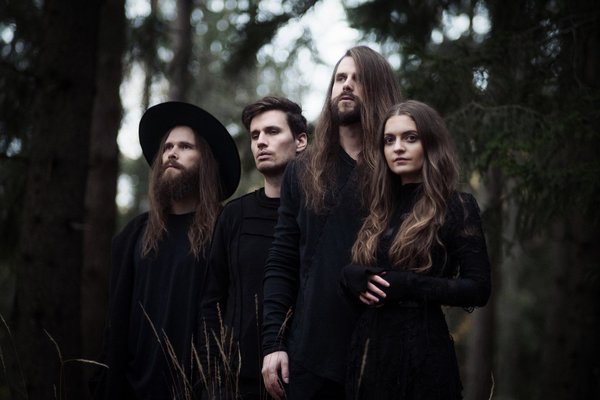 Kalandra - Mystères d'une forêt silencieuse : un groupe au cœur des ombres