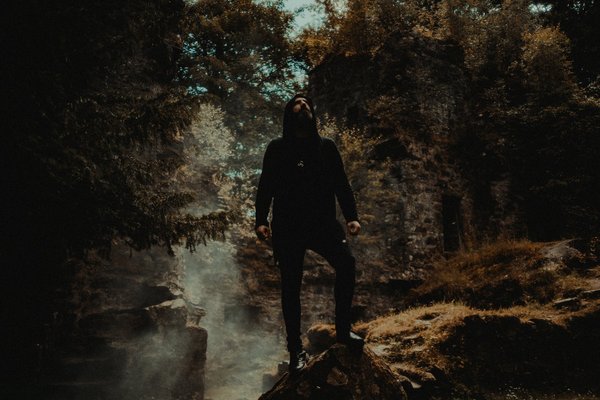 Saor - L'écho d'une âme dans les ruines du passé