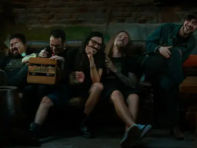 Blood of the Green - Moments de rires et de complicité entre amis dans un cadre décontracté