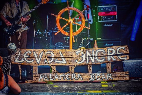 Level Encre - Scène de concert : Levez l'ancre avec Palamera Boar