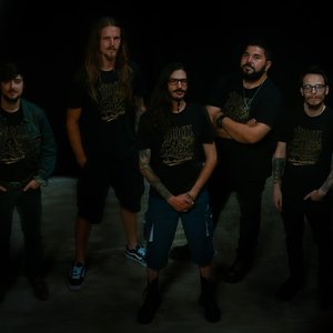 Blood of the Green - Formation musicale au style alternatif sur fond sombre