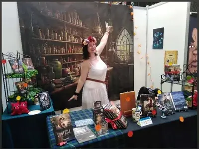 Vanessa ALTEMEYER - Fête de la littérature : un sourire enchanté au salon des livres