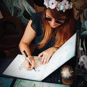 Marylin WEYL - Création artistique au gré des sirènes : dédicace d'un grimoire enchanté.